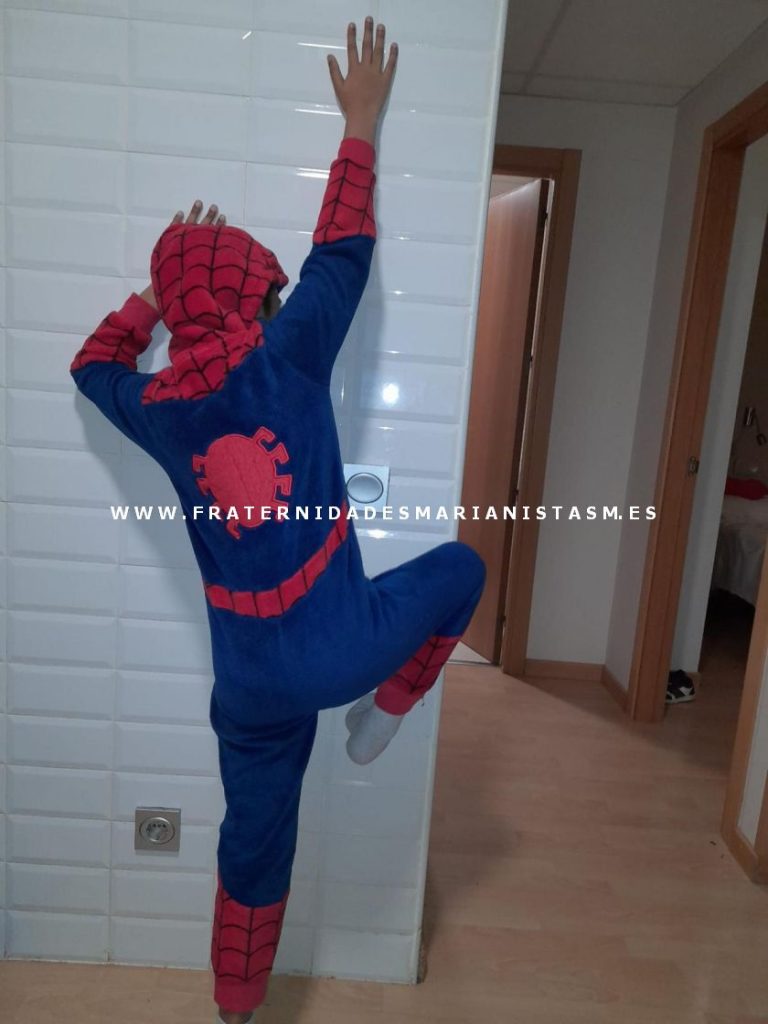 gerardo y dos angelitos 01